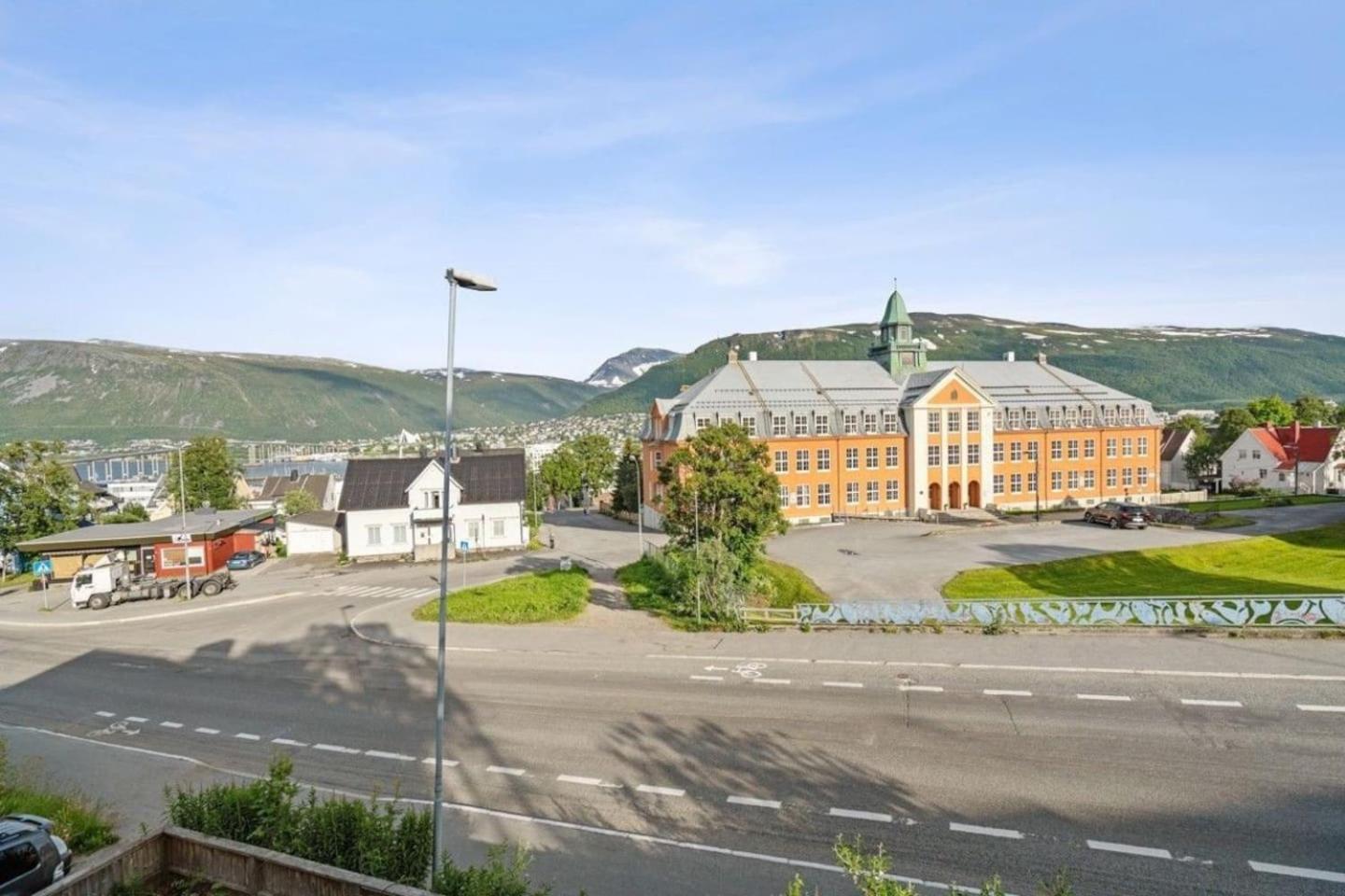 Semi-Detached House Downtown Leilighet Tromsø Eksteriør bilde